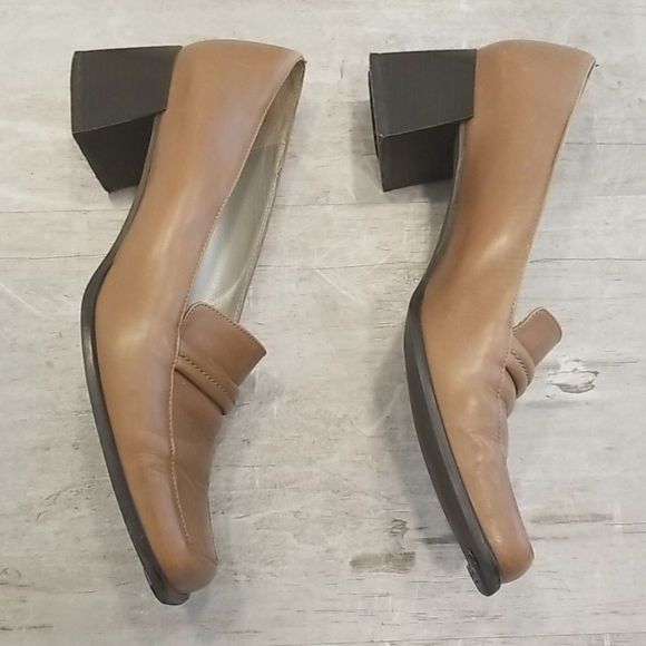 💕SAKS FIFTH AVENUE💕 Penny Loafer Leather Heels - Picture 7 of 13